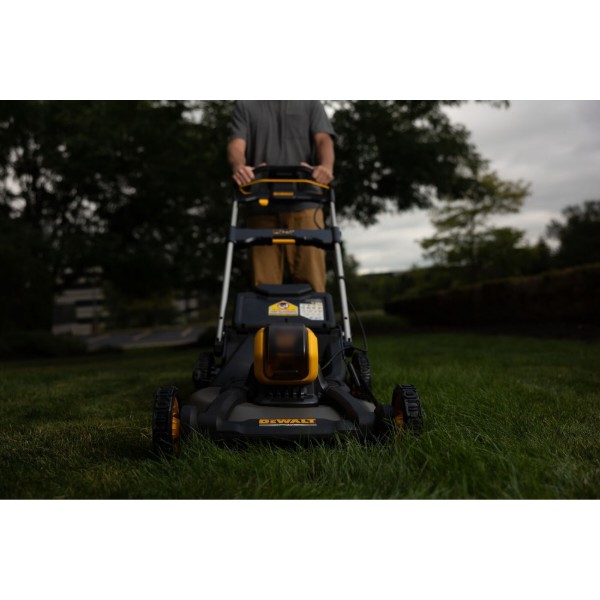 Фото - Газонокосарка акумуляторна DeWALT DCMWP500KIT
