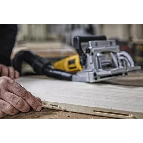 Фото - Фрезер DeWALT DW682K