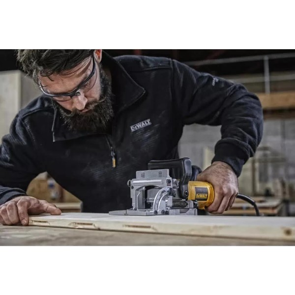 Фото - Фрезер DeWALT DW682K