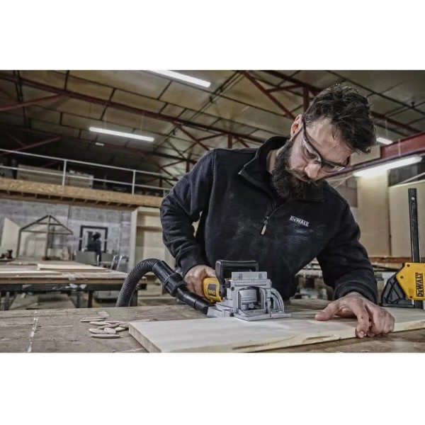 Фото - Фрезер DeWALT DW682K