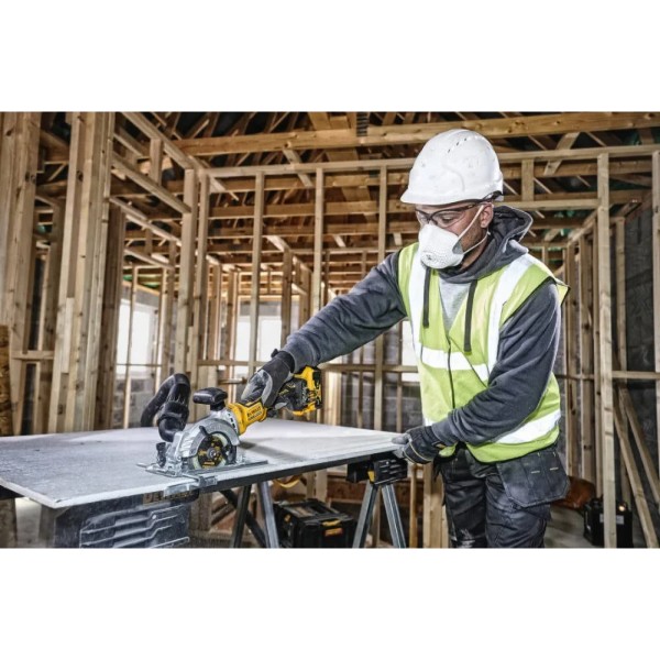 Фото - Пила дискова DeWALT 18В XR Li-Ion (DCS571N)