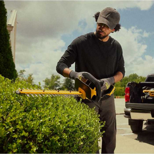 Фото - Кусторез аккумуляторный DeWALT DCMHT562N
