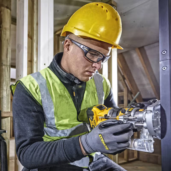 Фото - Фрезер DeWALT DCW604N
