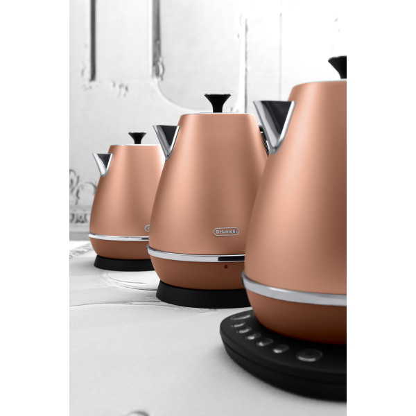 Фото - Электрический чайник Delonghi KBI2011.CP