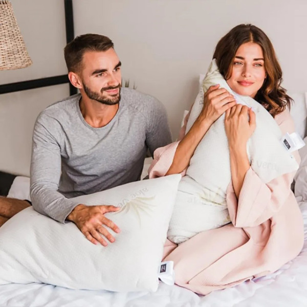 Фото - Подушка стандартна MirSon Memory №741 Dorotea Memory пружна 70х70 см (2200001489653)