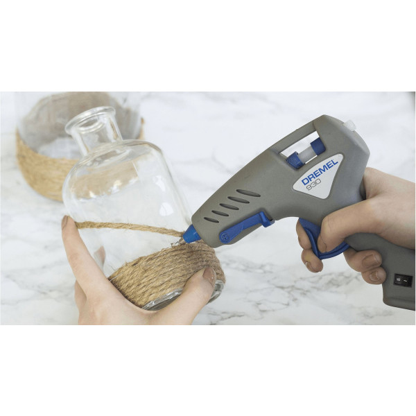 Фото - Клеевой пистолет Dremel GlueGun 930 (F.013.093.0JA)