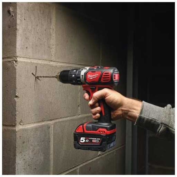 Фото - Дриль-шуруповерт Milwaukee M18 BPD-202С, 50Нм (4933443515)