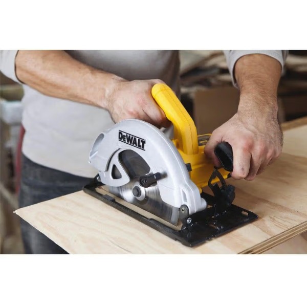 Фото - Пила дискова DeWALT 1350 Вт (DWE560K)