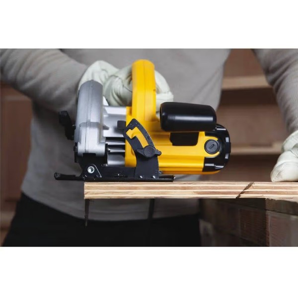 Фото - Пила дискова DeWALT 1350 Вт (DWE560K)