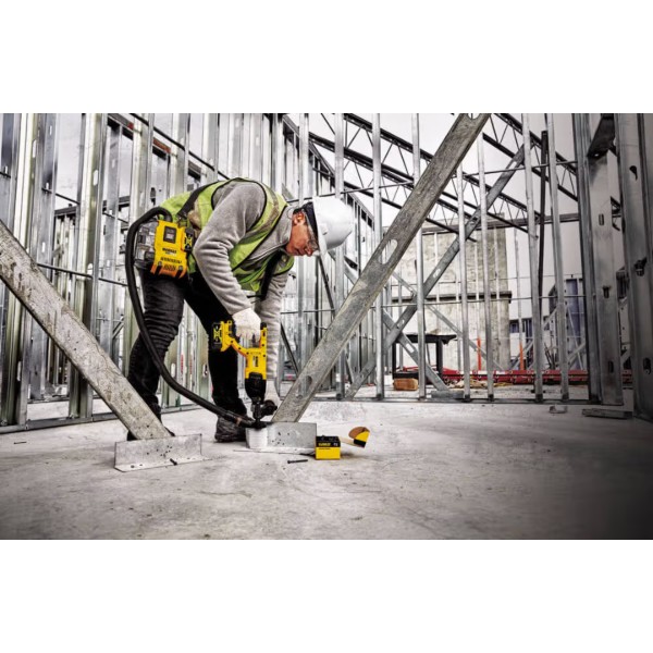 Фото - Пылесос для сухой уборки без мешка DeWALT DWH161N