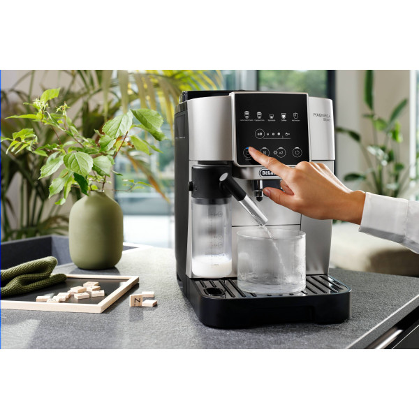 Фото - Кавомашина Delonghi ECAM220.80.SB Magnifica Start