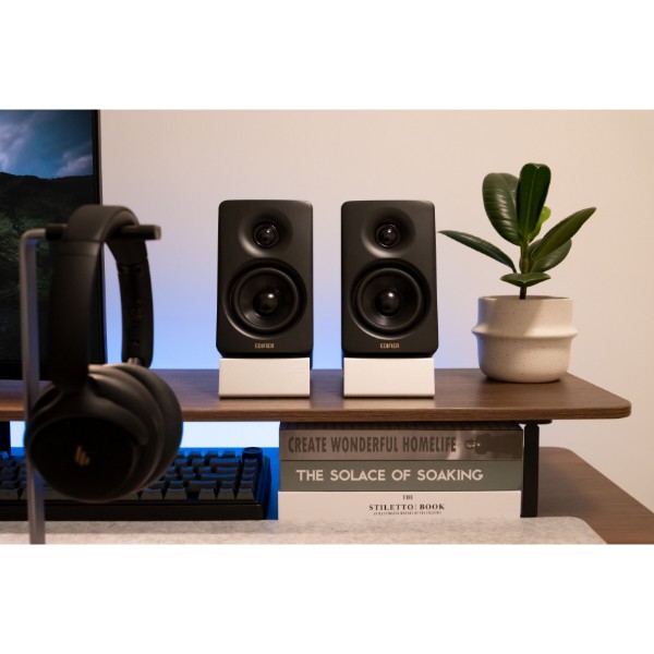 Фото - Комп'ютерна акустика компактна 2.0 Edifier M60 Classic oak 2.0 66W Bluetooth