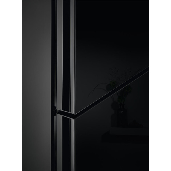 Фото - Холодильник Electrolux LNT7ME36K2