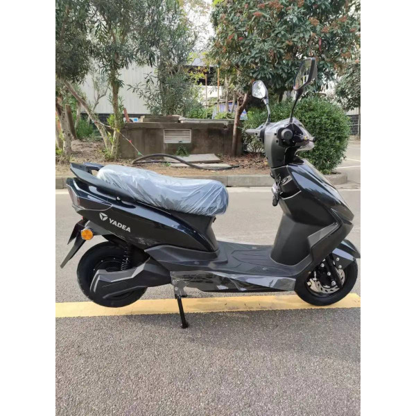 Фото - Електроскутер YADEA LUNA Black