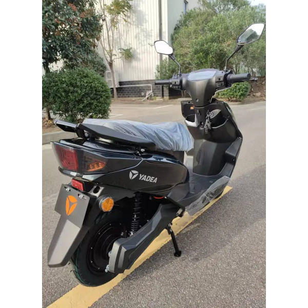 Фото - Електроскутер YADEA LUNA Black