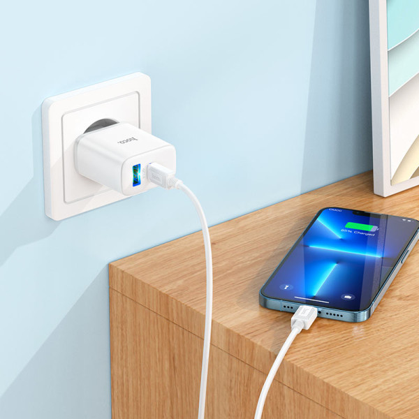 Фото - Мережевий зарядний пристрій HOCO C105A PD20W+QC3.0 charger set (C to iP)(EU) White (6931474782939)