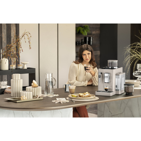 Фото - Кавомашина Delonghi EXAM 440.55.BG Rivelia