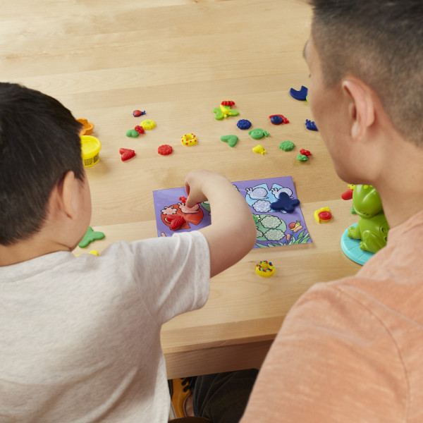 Фото - Набори для ліплення Play Doh Hasbro Play-Doh "Жабка та кольори" (F6926)