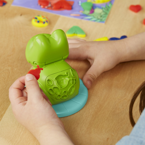 Фото - Набори для ліплення Play Doh Hasbro Play-Doh "Жабка та кольори" (F6926)