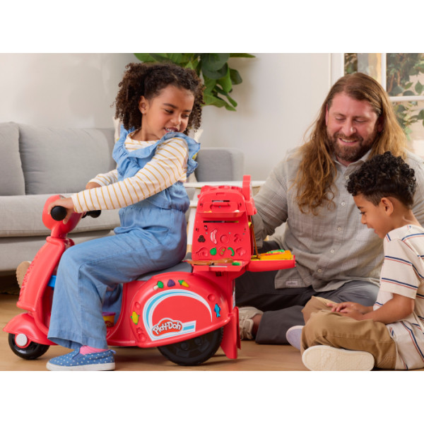 Фото - Набори для ліплення Hasbro Play Doh Іграшковий скутер для доставки піци (F8803)