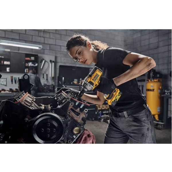 Фото - Гайковерт аккумуляторный DeWALT DCF891N