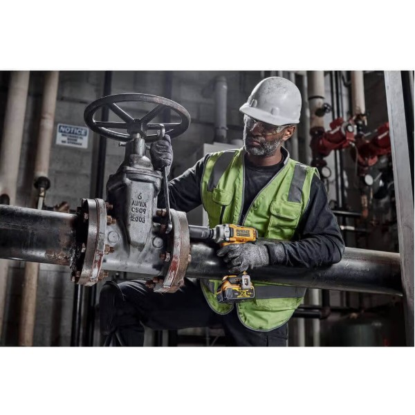 Фото - Гайковерт аккумуляторный DeWALT DCF891N