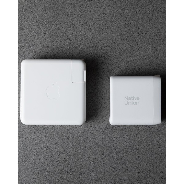 Фото - Сетевое зарядное устройство Native Union Fast GaN Charger PD 100W White (FAST-PD100-WHT-EU)