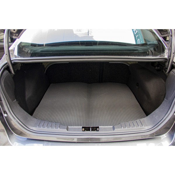 Фото - EVA коврик в багажник авто EVAtech для Focus (C346) Ford 2011-2018 3 поколение Sedan USA (FD1450B1SGB)
