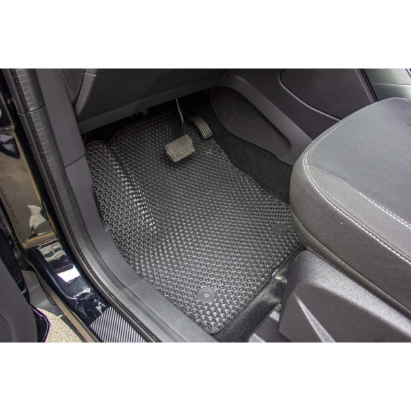 Фото - Коврики из экокожи в салон авто EVAtech ECO для Kuga Restyling Ford 2016-2019 2 поколение SUV EU FD3563ZE3FC4BBB