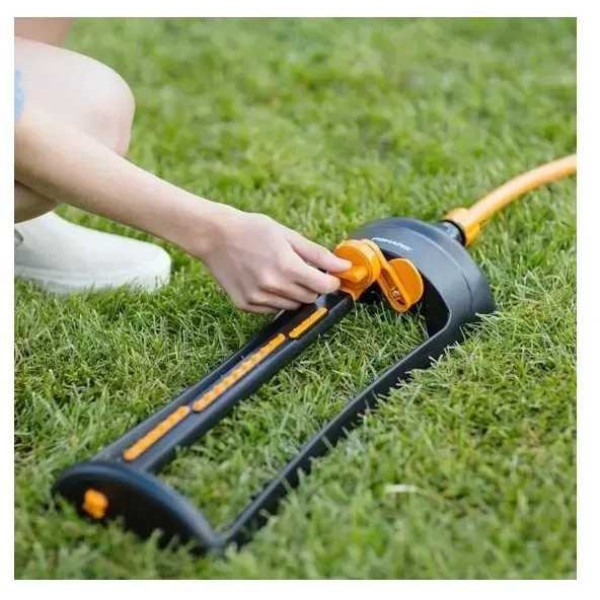 Фото - Маятниковий зрошувач Fiskars водозберігаючий (1023661)