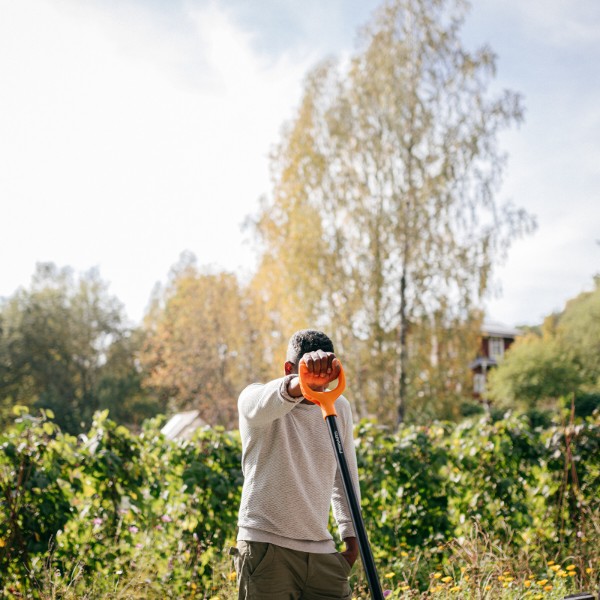 Фото - Вила Fiskars Solid Metal (1070673)