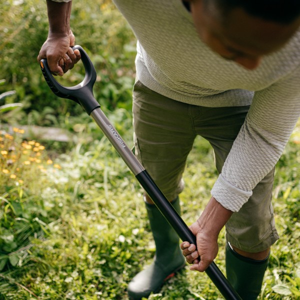 Фото - Вила Fiskars Ergonomic (1070679)