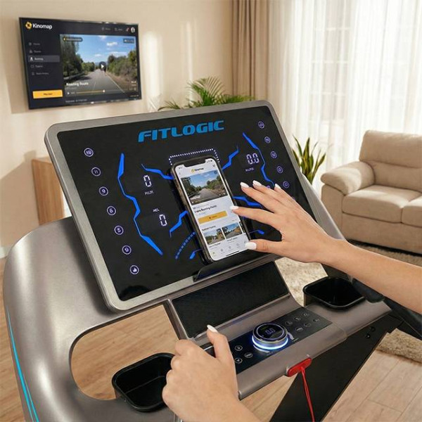 Фото - Бігова доріжка FitLogic T68C