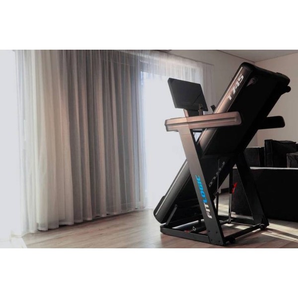 Фото - Беговая дорожка FitLogic T745