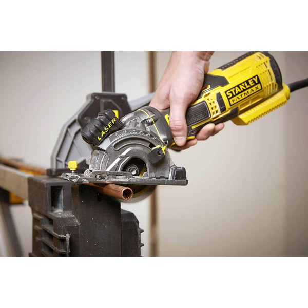 Фото - Циркулярна пила Stanley FME380K