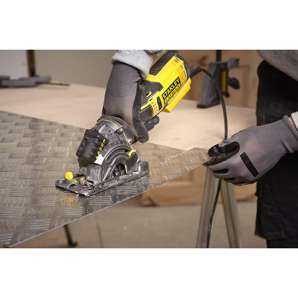 Фото - Циркулярна пила Stanley FME380K