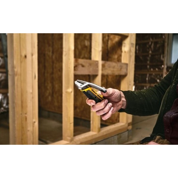 Фото - Нож строительный Stanley Fatmax Integrated Snap Knife 165 мм (FMHT10592-0)