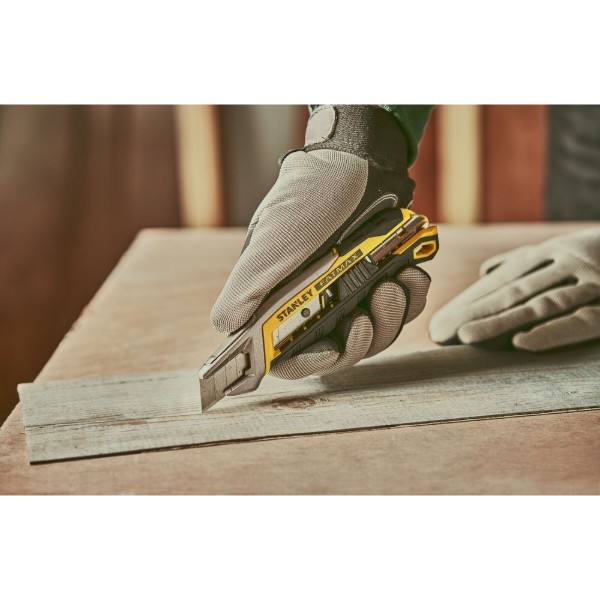 Фото - Ніж будівельний Stanley Fatmax Integrated Snap Knife 165 мм (FMHT10594-0)