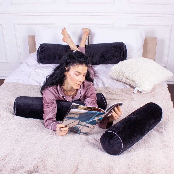 Фото - Подушка валик MirSon №8131 Velvet Line 28-0007 Black EcoSilk 100х16 см (2200006249306)