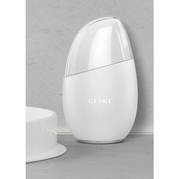 Фото - Масажер для обличчя GESKE Cool & Warm Eye and Face Massager 7 в 1 білий (GK000700WH01)