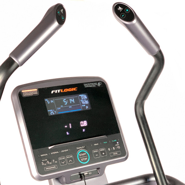 Фото - Беговая дорожка FitLogic CM1802