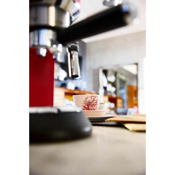 Фото - Уценка - Кофеварка рожковая Delonghi EC 685.R