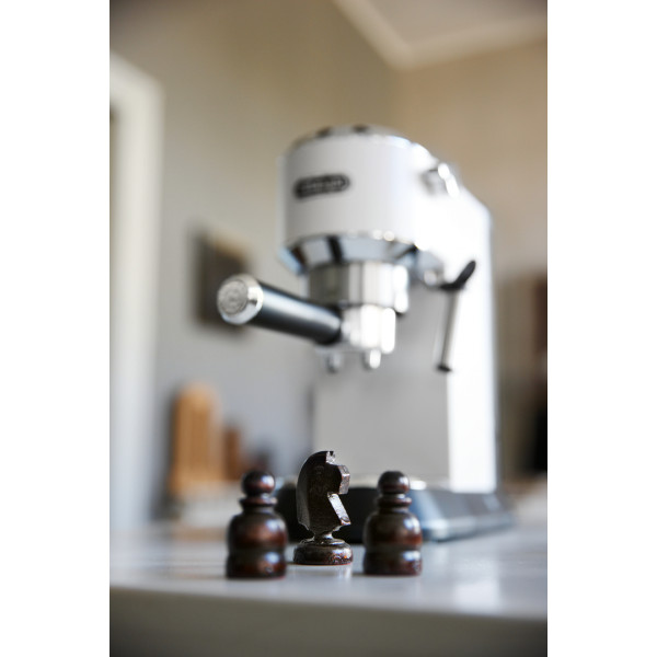 Фото - Кавоварка ріжкова Delonghi EC 685.W