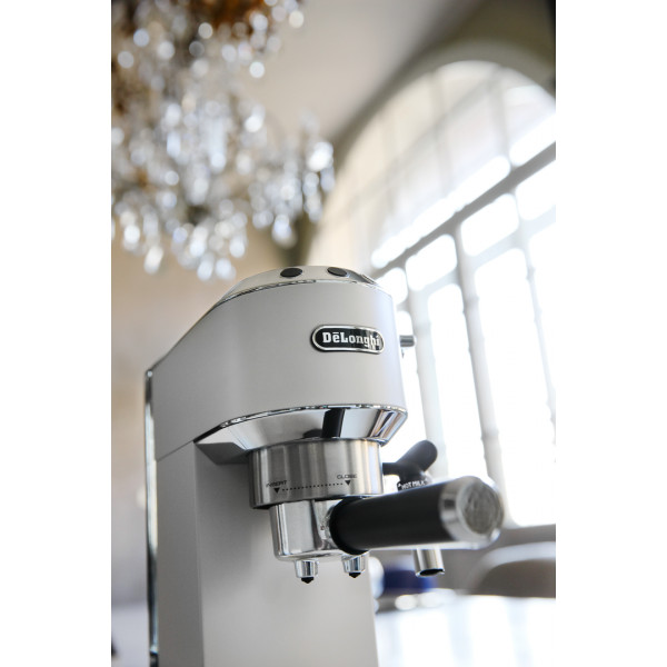 Фото - Кавоварка ріжкова Delonghi EC 685.W