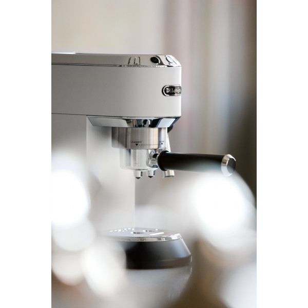Фото - Кавоварка ріжкова Delonghi EC 685.W