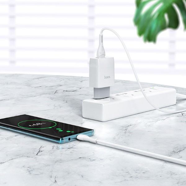 Фото - Мережевий зарядний пристрій HOCO C72Q QC3.0 charger set(Micro) 18W White (6931474732538)