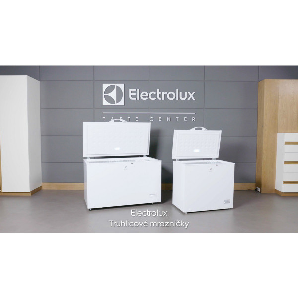 Фото - Морозильна скриня Electrolux LCB3LF20W0