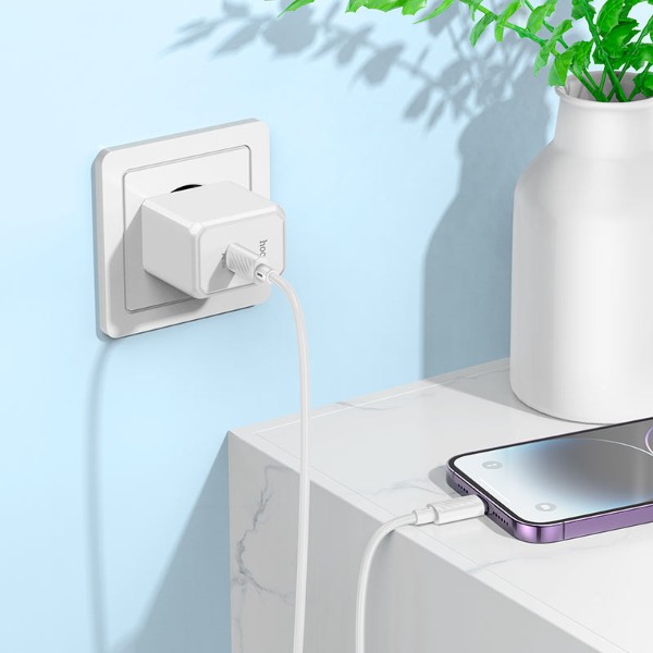 Фото - Мережевий зарядний пристрій HOCO CS13A PD20W charger White (6942007603812)