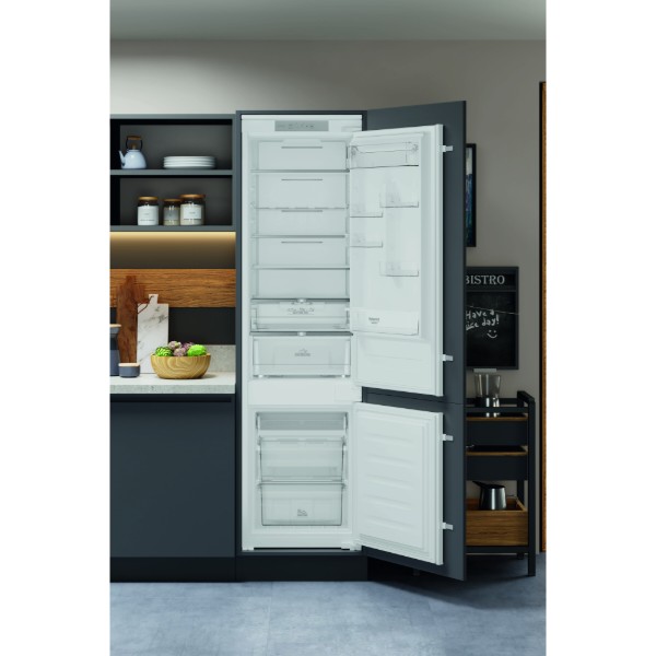 Фото - Холодильник вбудований Hotpoint-Ariston HAC20T321