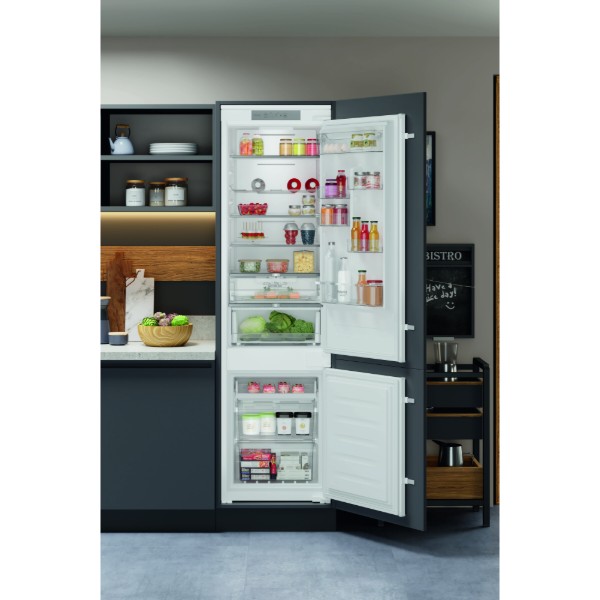 Фото - Холодильник вбудований Hotpoint-Ariston HAC20T321